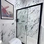 Tour Aparthotel 3*